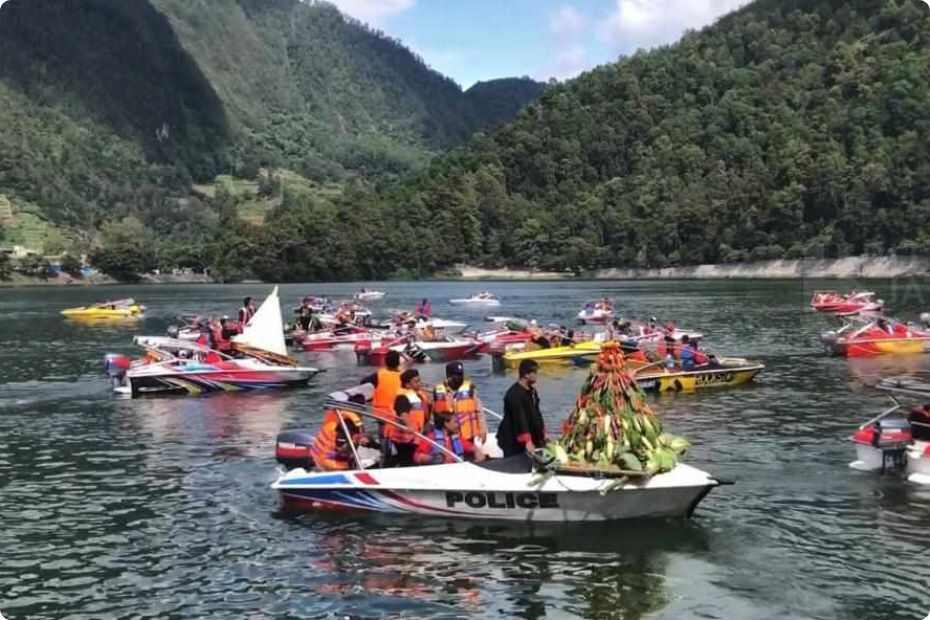 wisata alam telaga sarangan