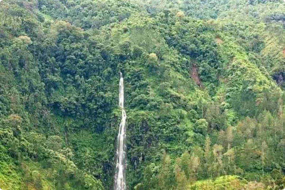 keindahan-Air-Terjun-Pringgodani